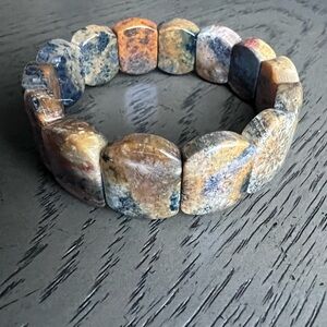 Coral jade soft bangle